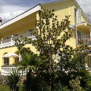 Apartment D&d, Malinska
